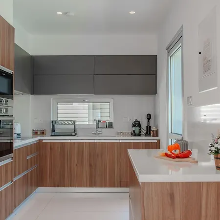Cobalt - 4 Beds Exceptional In