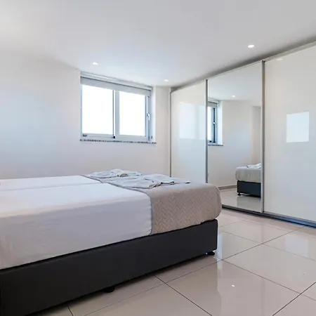 Willa Cobalt - 4 Beds Exceptional In